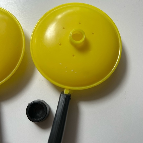 4/$100 Mini Yellow Pan salt and pepper shakers 💛 - Picture 7 of 8